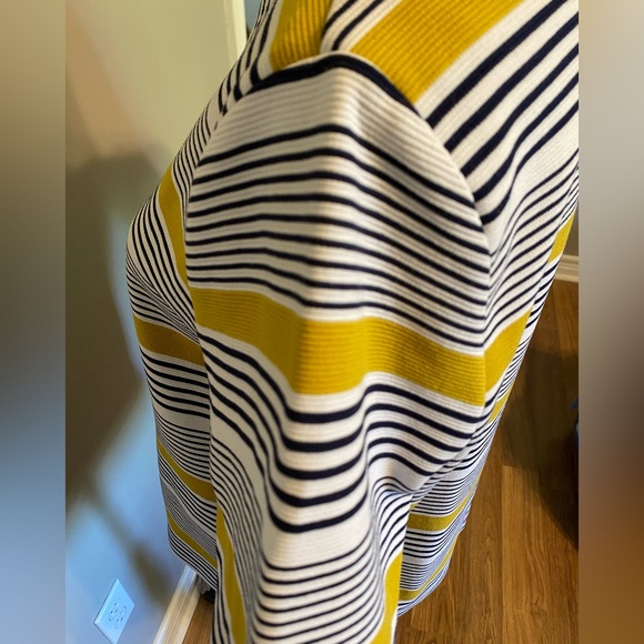 4/$20 - Old Navy Striped Shirt - Picture 4 of 9